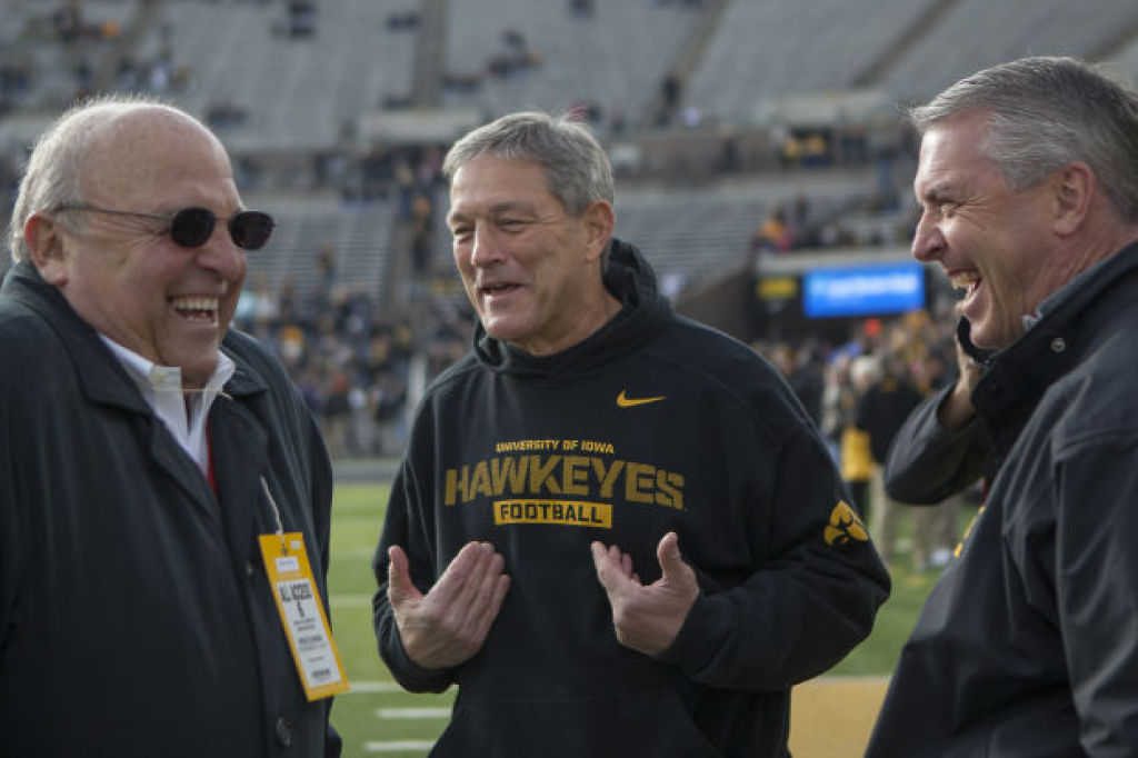 110213-iowa-football